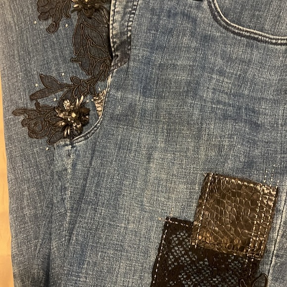 Chico’s So Slimming ankle jeans - Picture 5 of 9